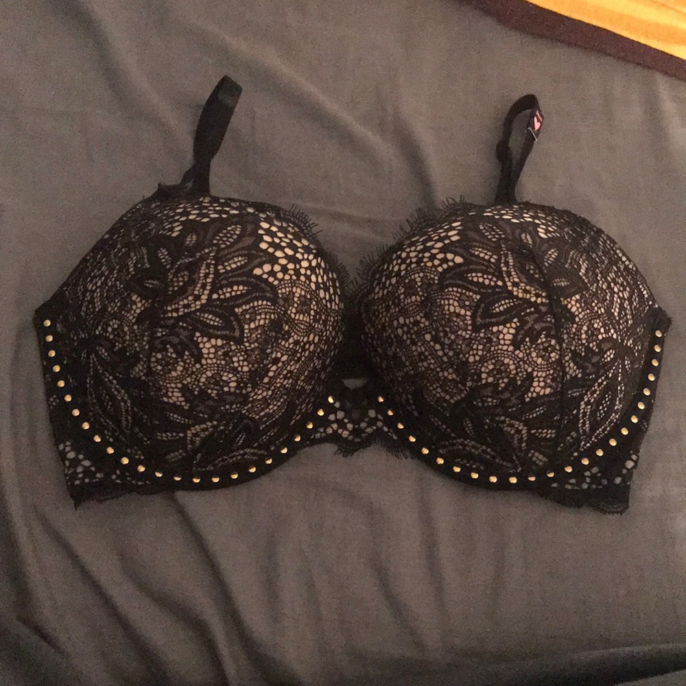 Brand new VICTORIAS SECRET BRA